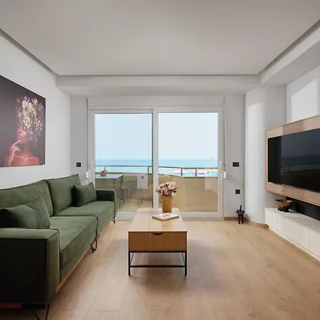 Niki Seaview Haven Apartment *